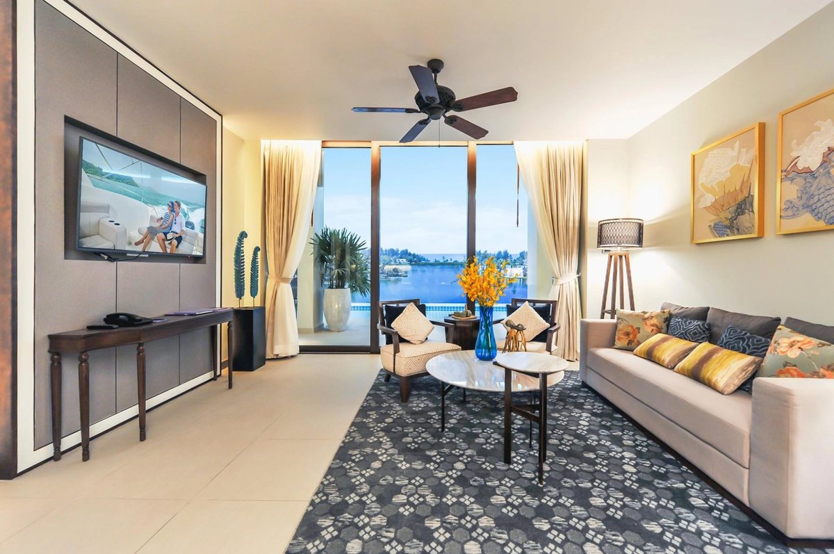 Angsana Oceanview Residences — living room with lagoon view